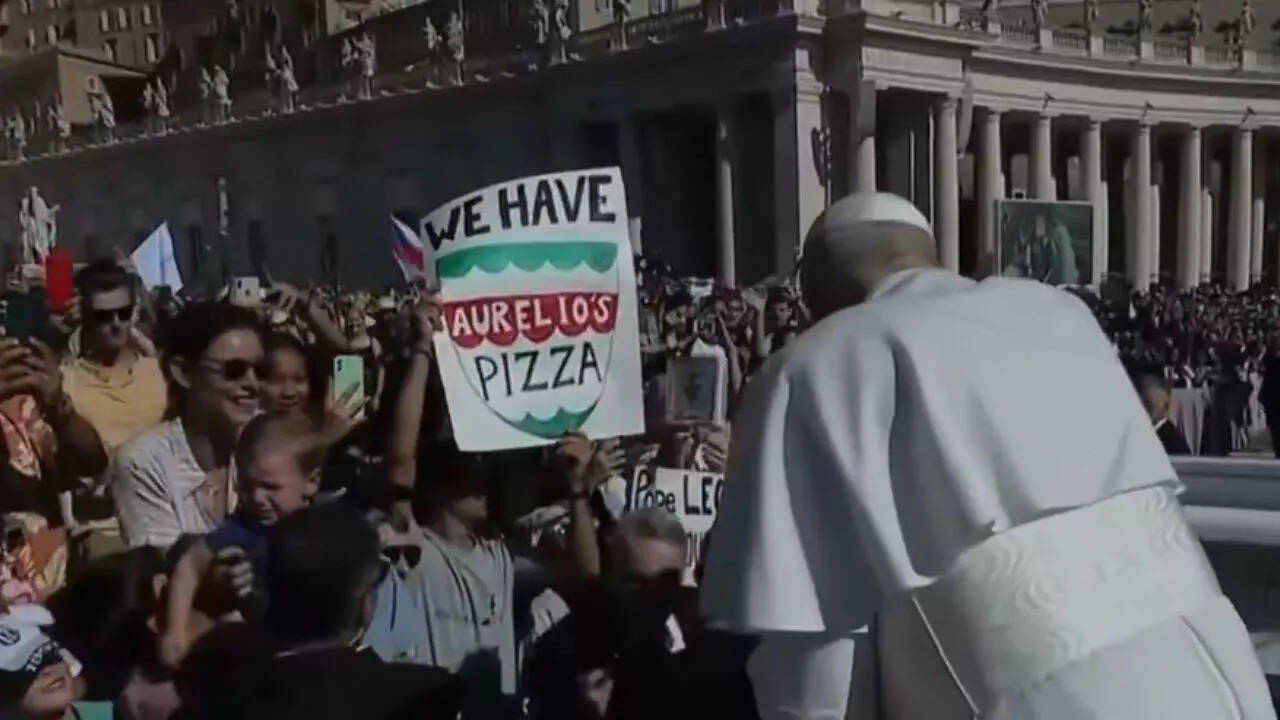 Netizens react to Pope Leo's reaction to the Chicago pizza