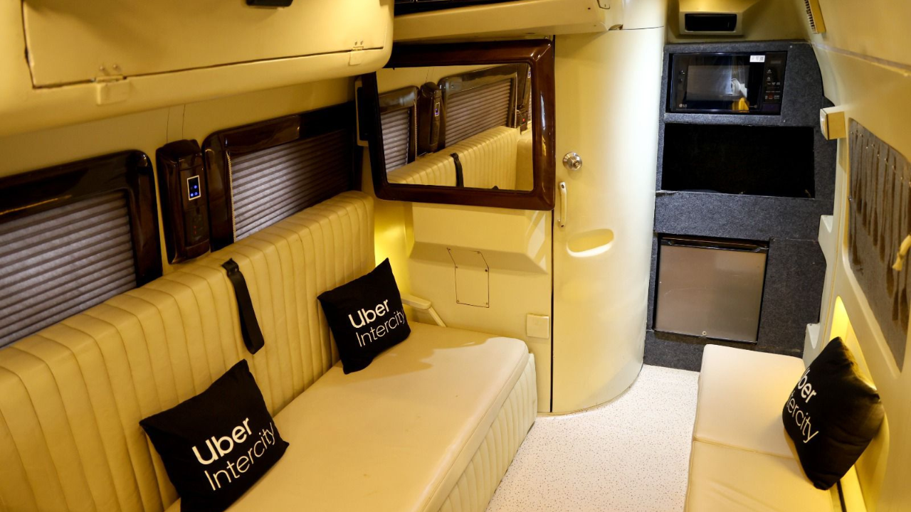 A driver and an assistant will accompany the trip in the motorhome