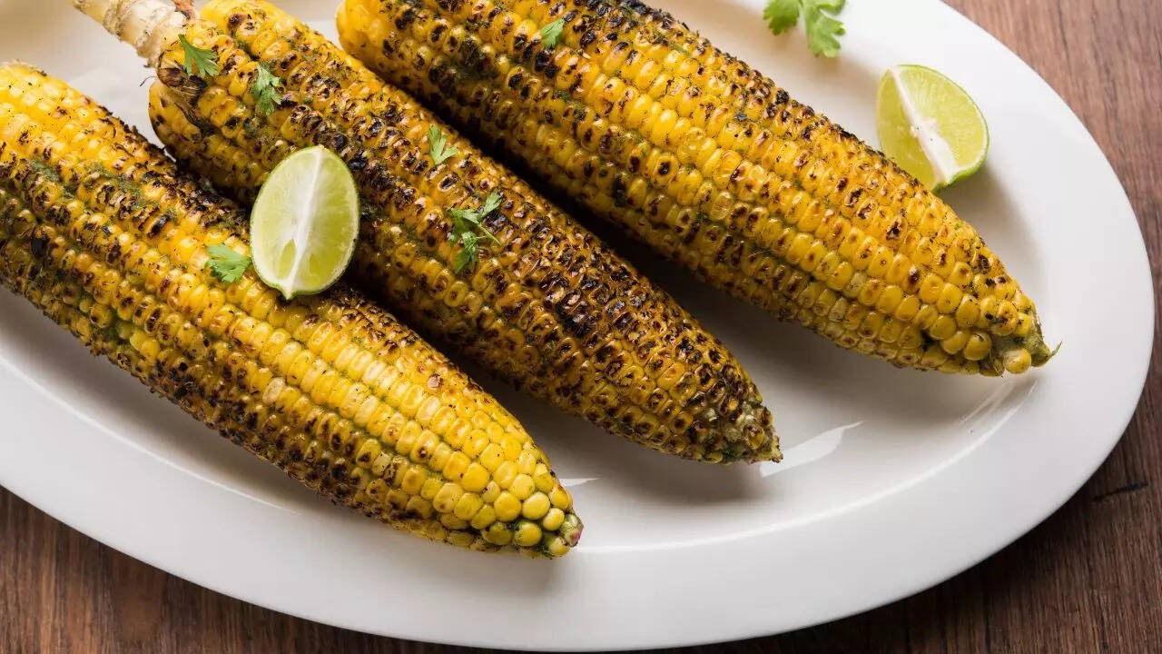 Roasted corn (bhutta) fibre-rich and easy on the gut