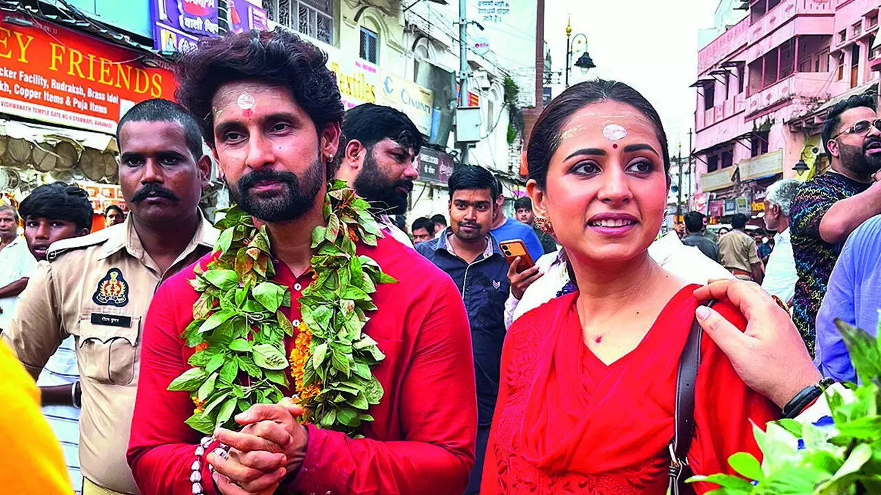 Ravi Dubey and Sargun Mehtaafter darshan at the KVT (BCCL/ Arvind Kumar)