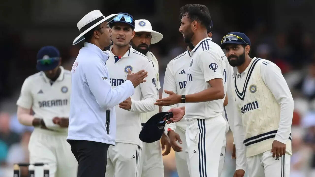 Umpire Kumar Dharmasena has a word with Prasidh Krishna after the India seamer clashed with England's Joe Root during Day Two of the 5th Test between England and India at The Oval. (Getty Images) Prasidh-Root-Dharmasena-Getty