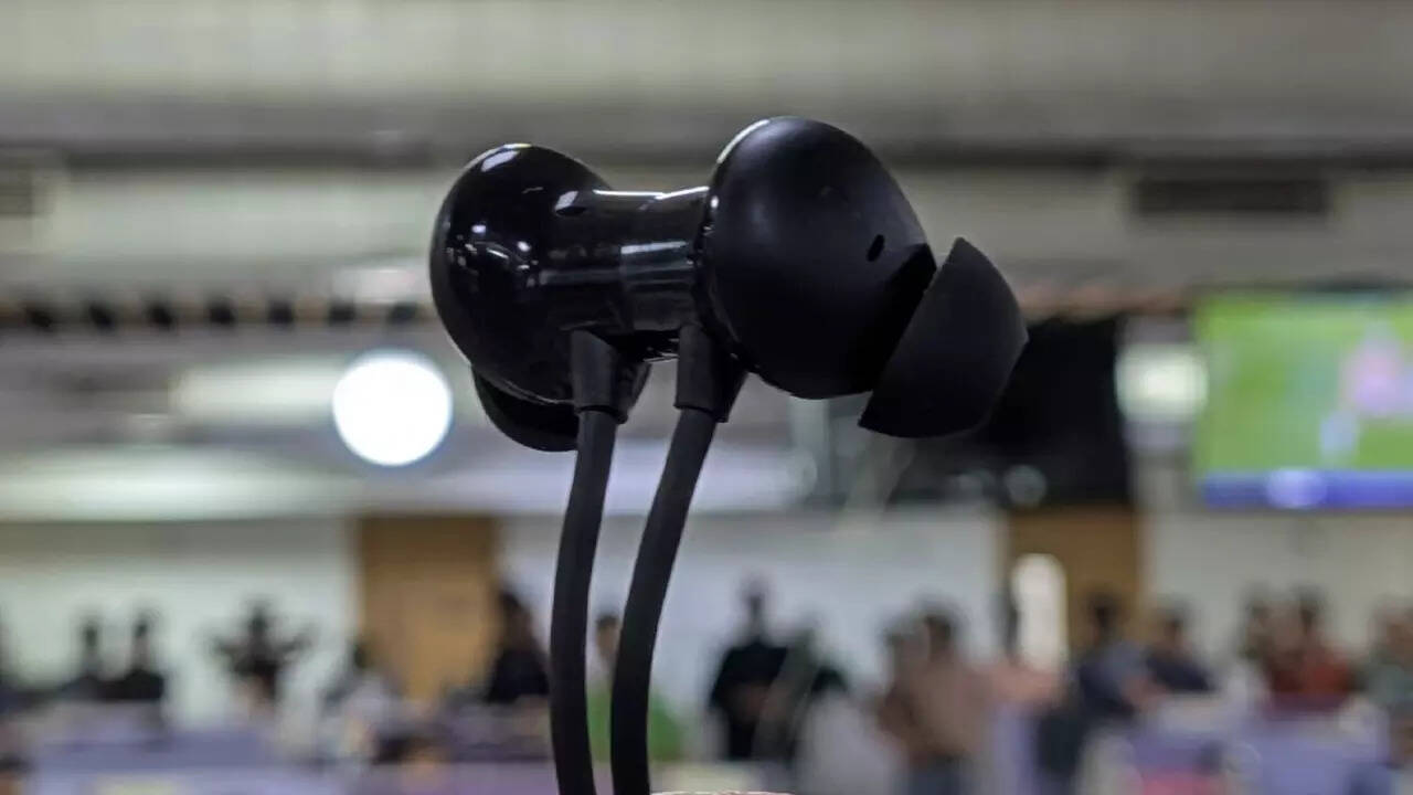 OnePlus Bullets Z3 magnetic buds
