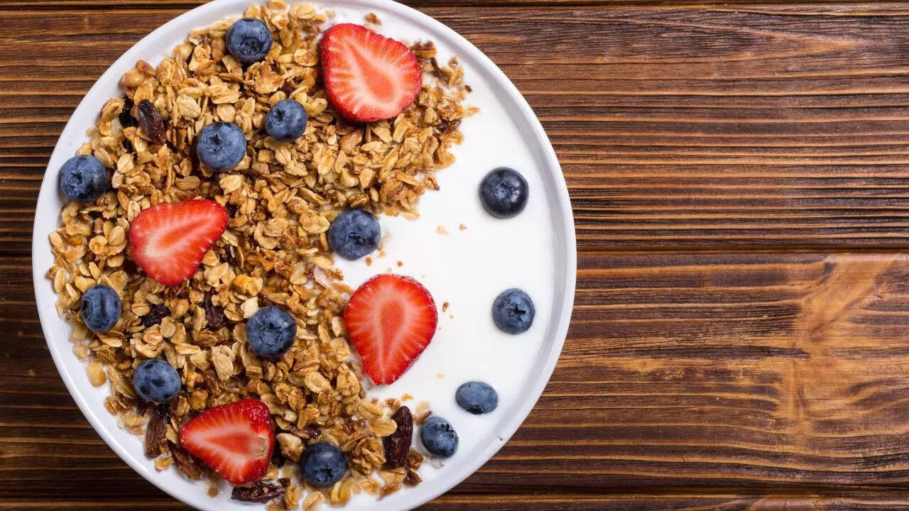 Chia yogurt parfait