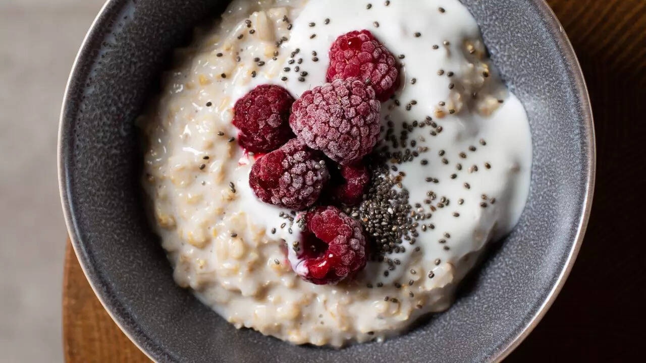 Chia oatmeal bowl