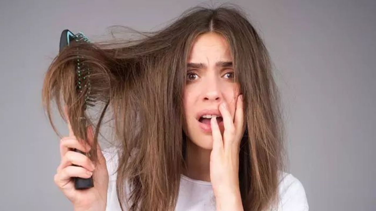 How does dehydration affect our hair?