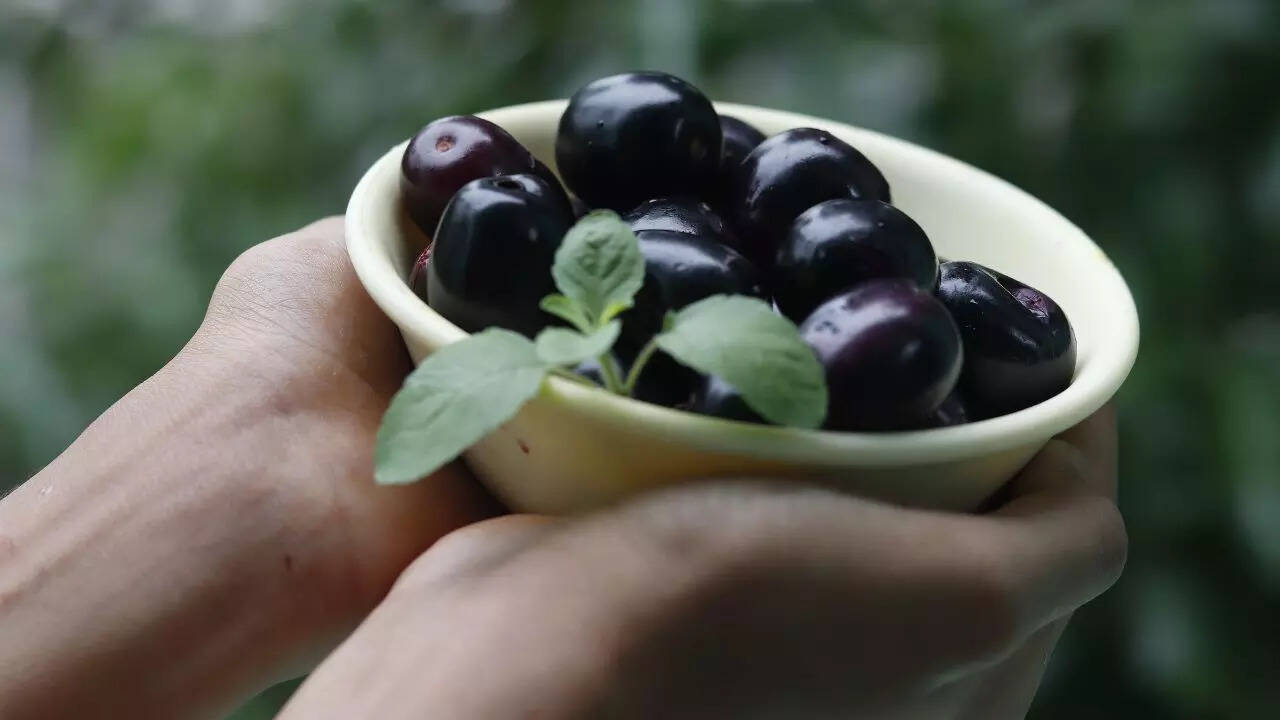 Health benefits of jamun: Why this purple fruit is worth the hype