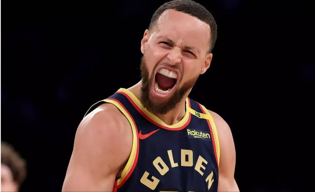 Stephen Curry is an NBA giant (Image via Instagram / @stephencurry30) Stephen Curry is an NBA giant