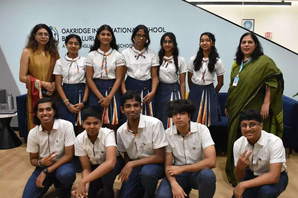Oakridge MYP Toppers with Principal & Head of Seconday