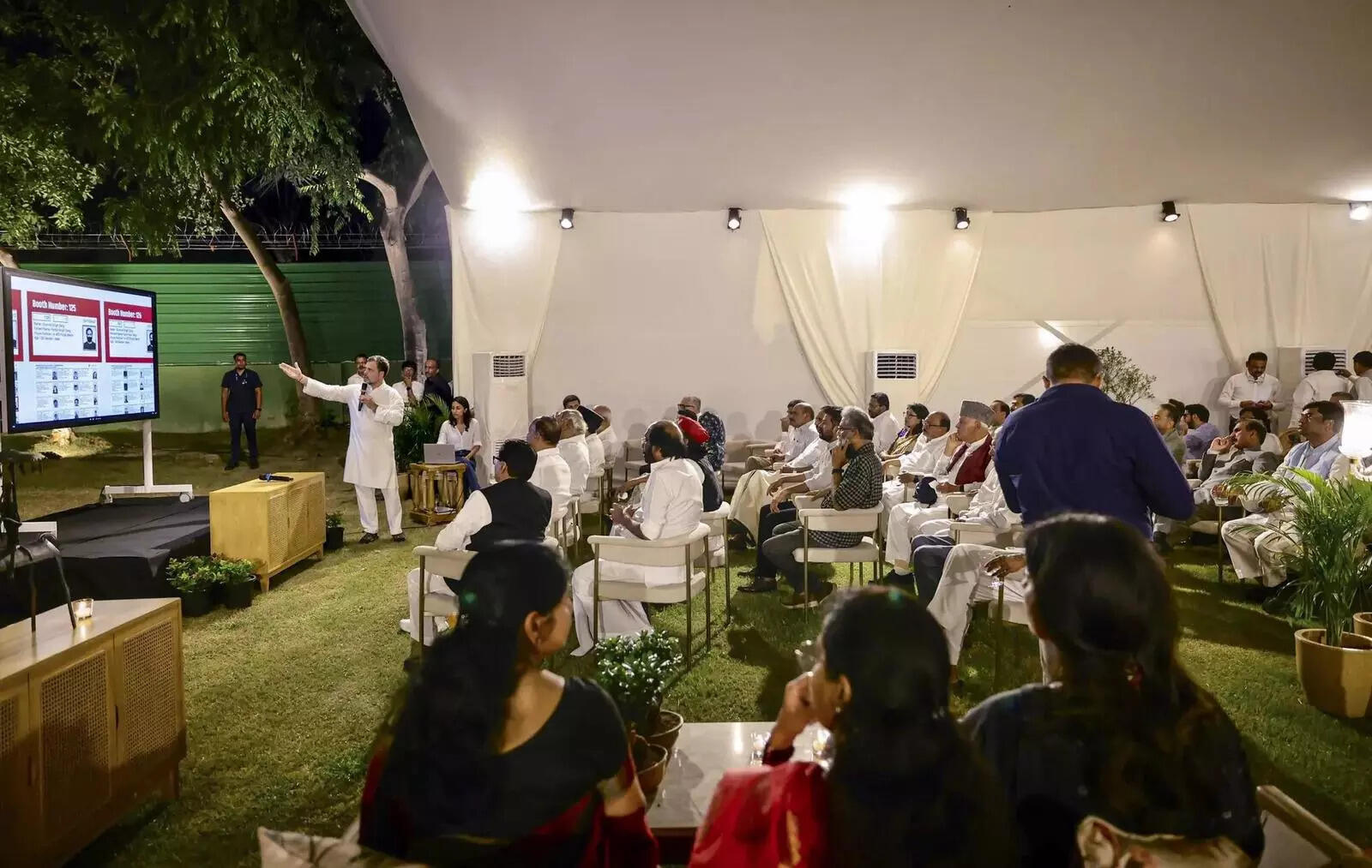 Rahul Gandhi briefs INDIA bloc leaders.