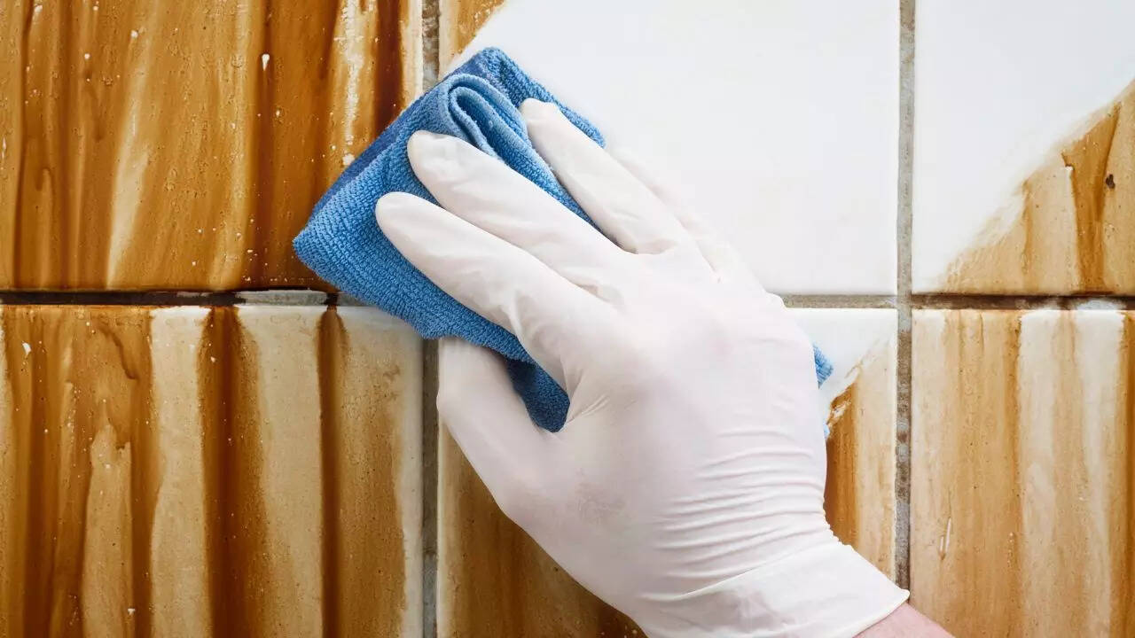 7 best natural ways to clean kitchen tiles at home