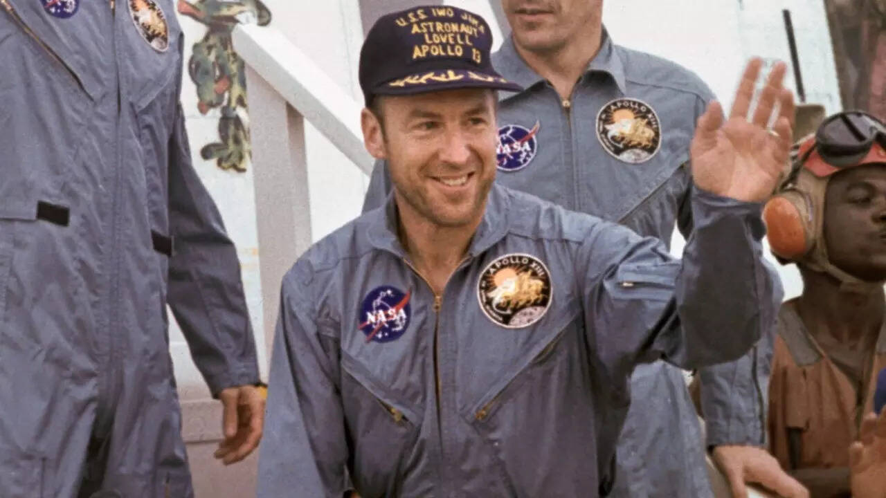 Jim Lovell (2)