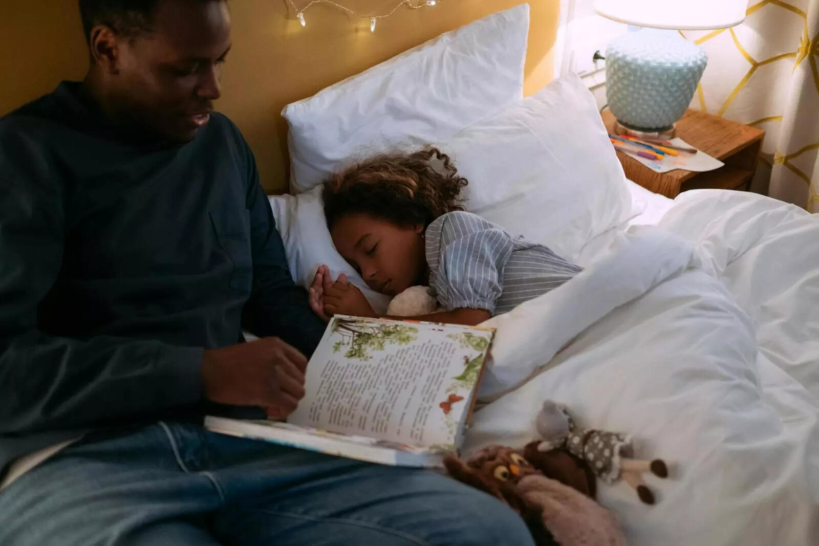Reading before bed improves cognitive development in kids