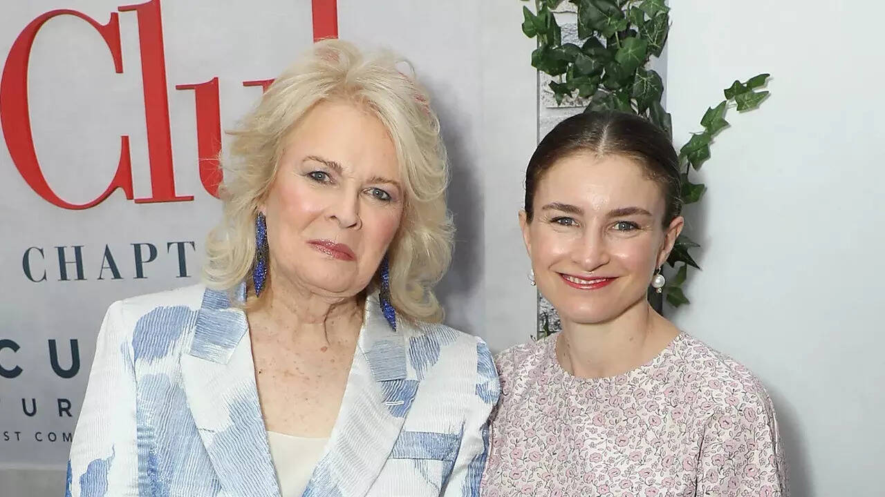 Anna Wintour next (2)