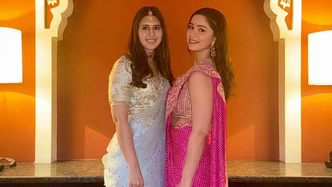 Sara Tendulkar and Saaniya Chandok