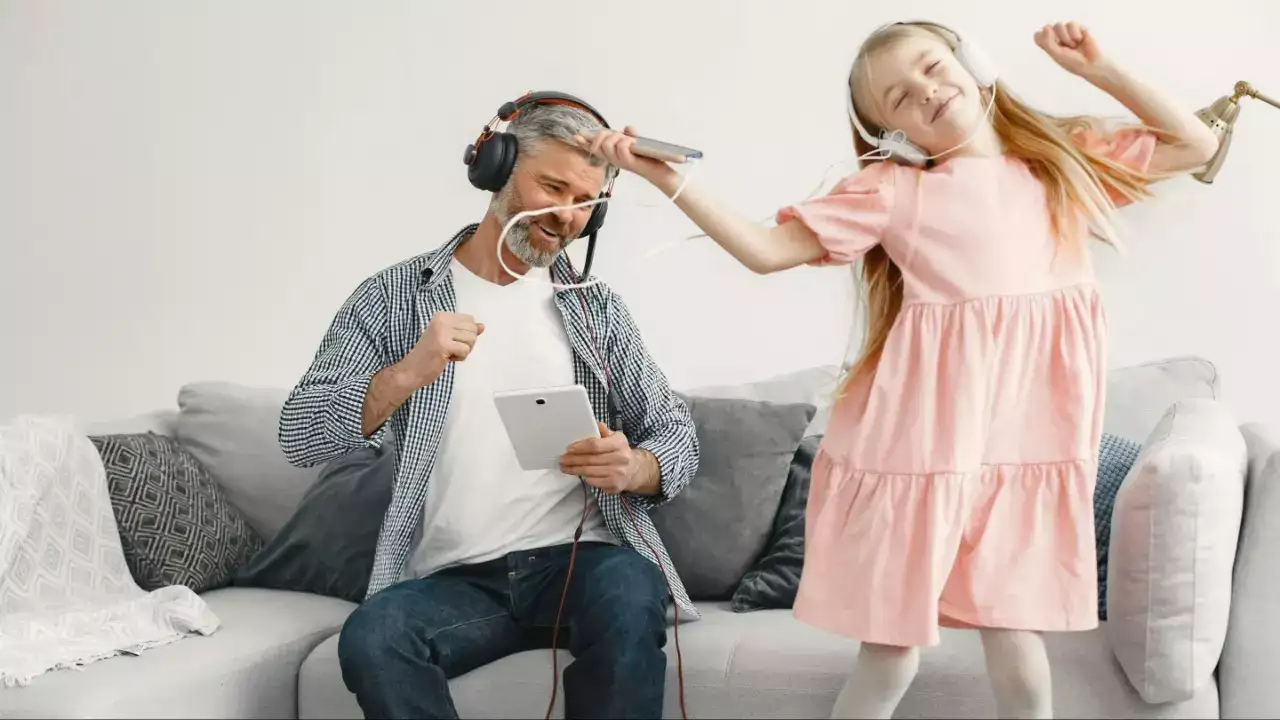 Here's how parents can foster emotional resilience in children without speaking a word