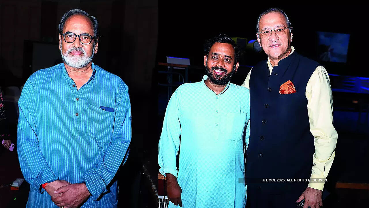 (L) Gopal Sinha (R) Dr Alok Dhawan and Pankaj Prasun