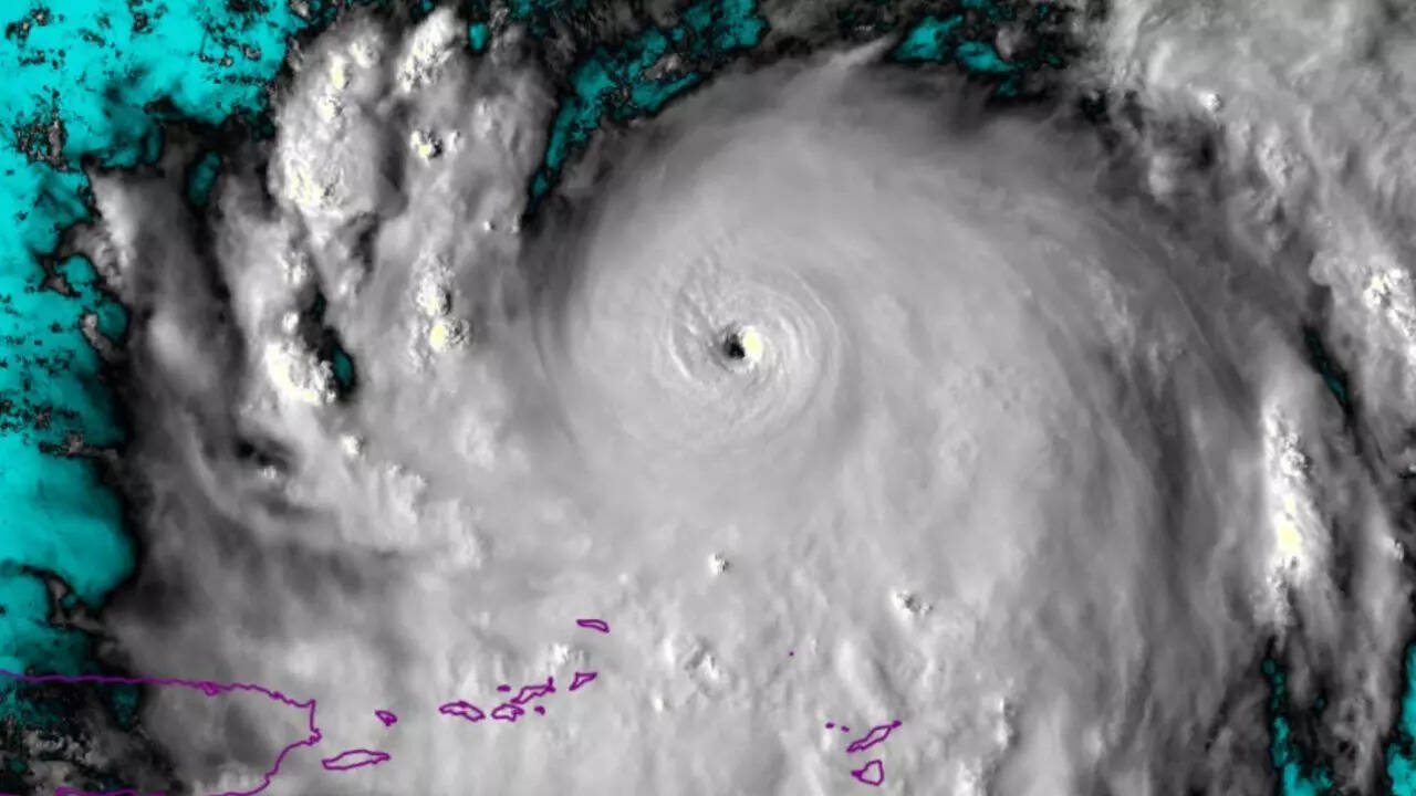 Hurricane Erin: Pathways