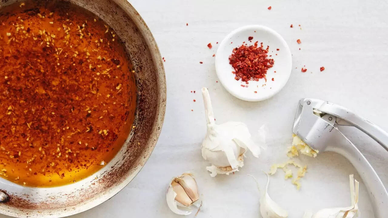 Chili oil (2)
