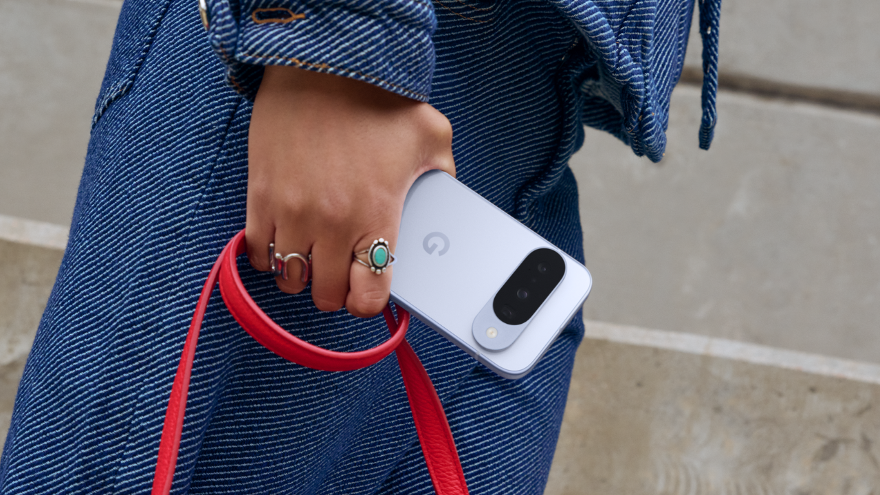 The vanilla Pixel now has a telephoto lens