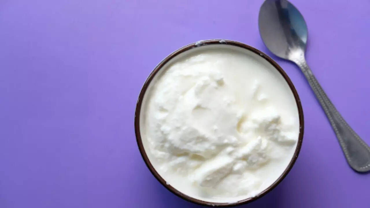 Greek yogurt vs regular yogurt (2)