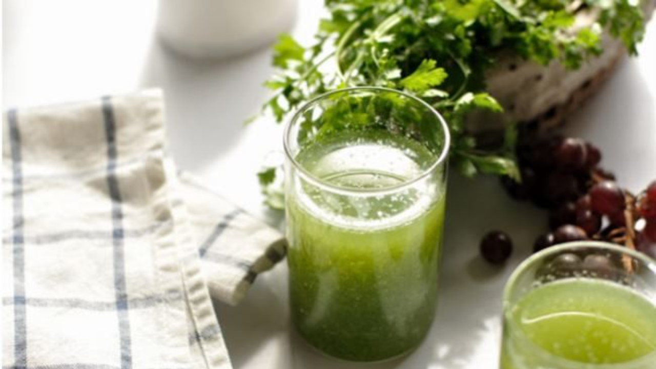 How to use coriander leaves for hair growth?