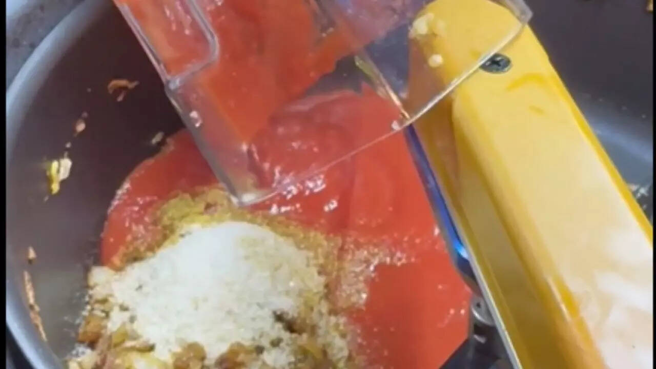 Netizens were curious about the kitchen robot