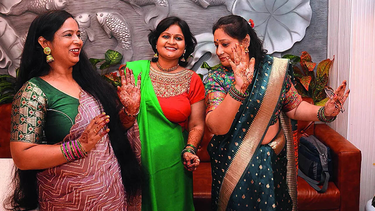 (L-R) Kavita Dubey, Jyotima Srivastava & Parul Agarwal
