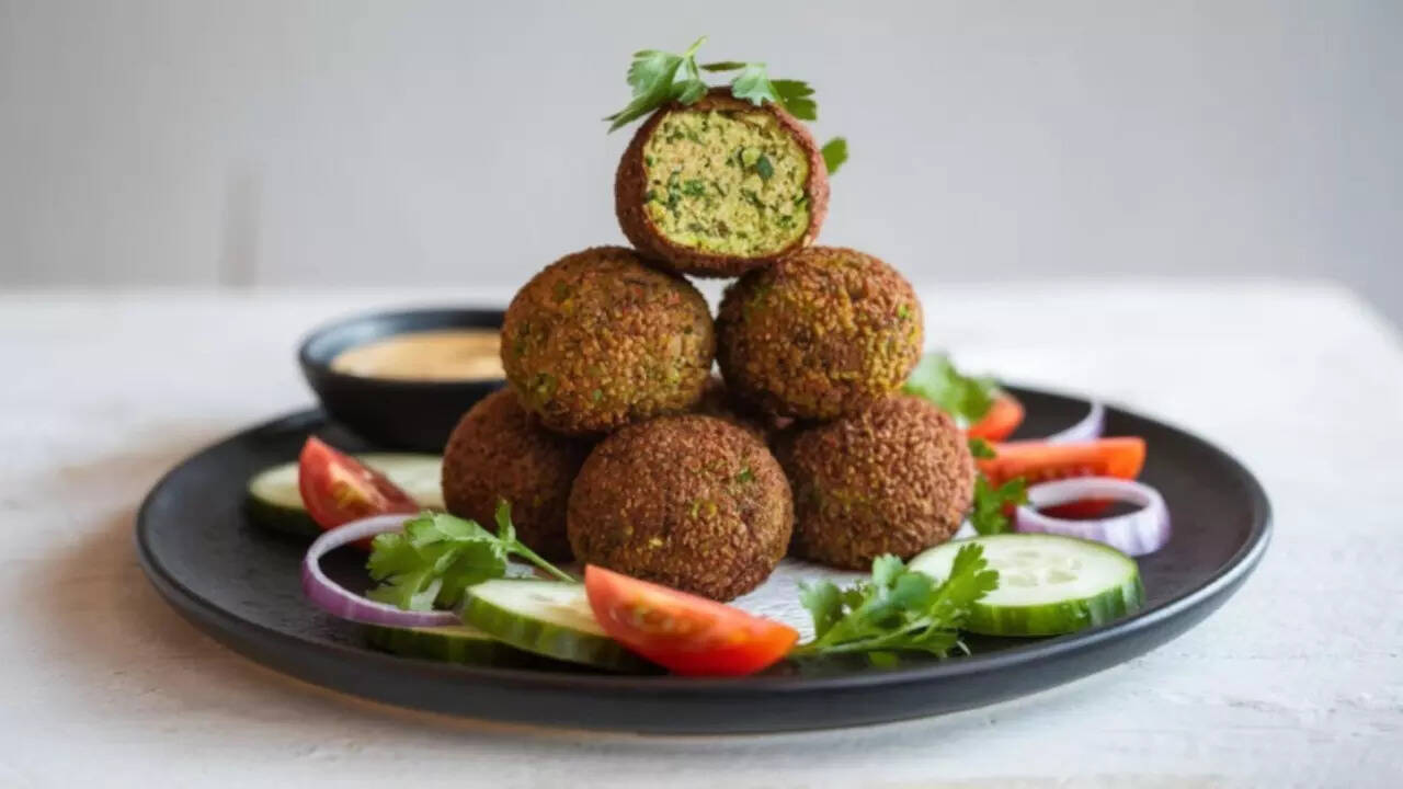 दीवार (5)
