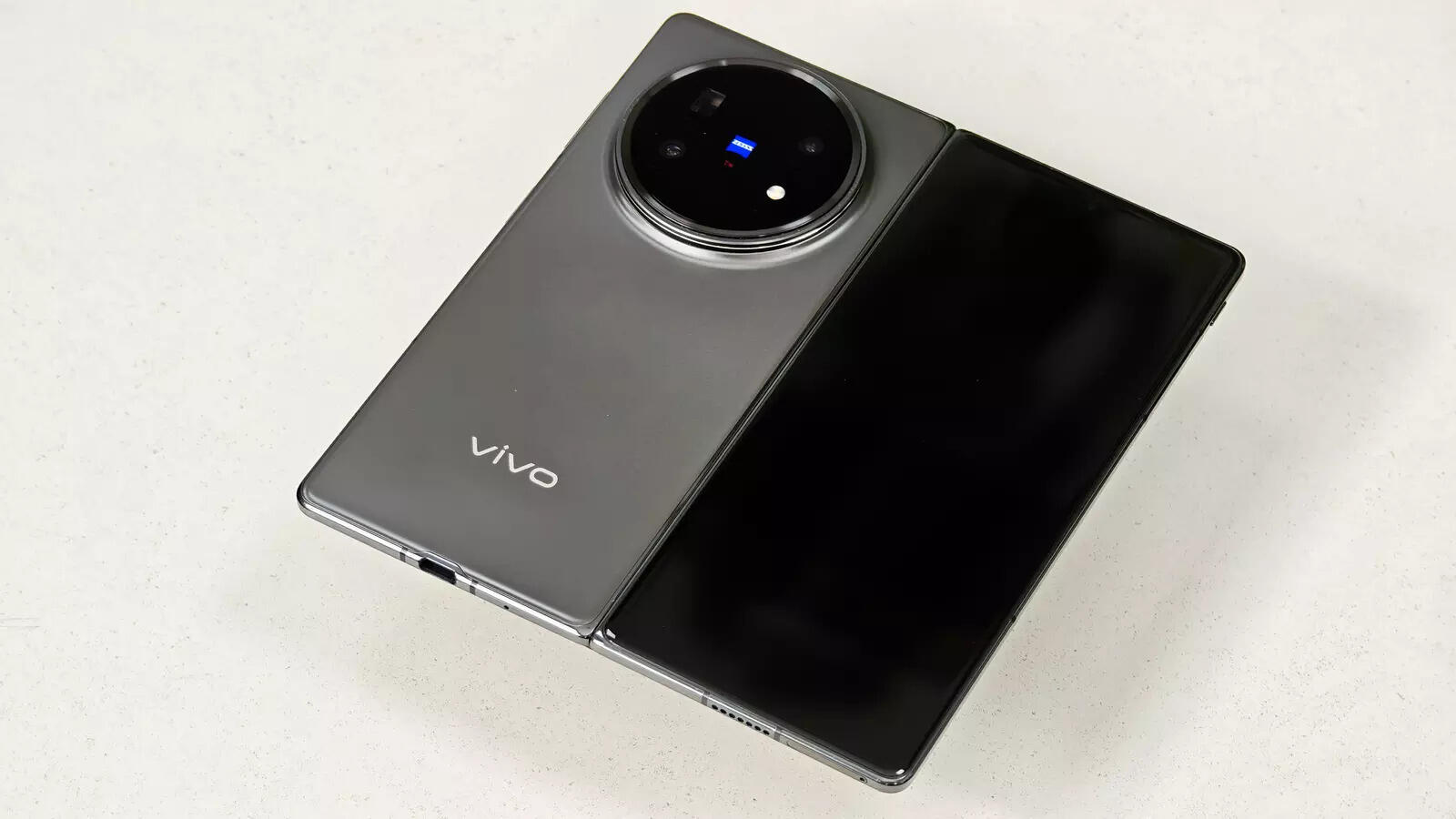 Just see that camera bump, and compare it to the sides