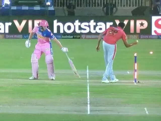 आर अश्विनने आयपीएल 2019 दरम्यान मॅनकाडिंग म्हणून ओळखल्या जाणार्या नॉन -अटॅकर्सच्या शेवटी जोस बटलर ऑपरेट केले. अश्विन मनड.