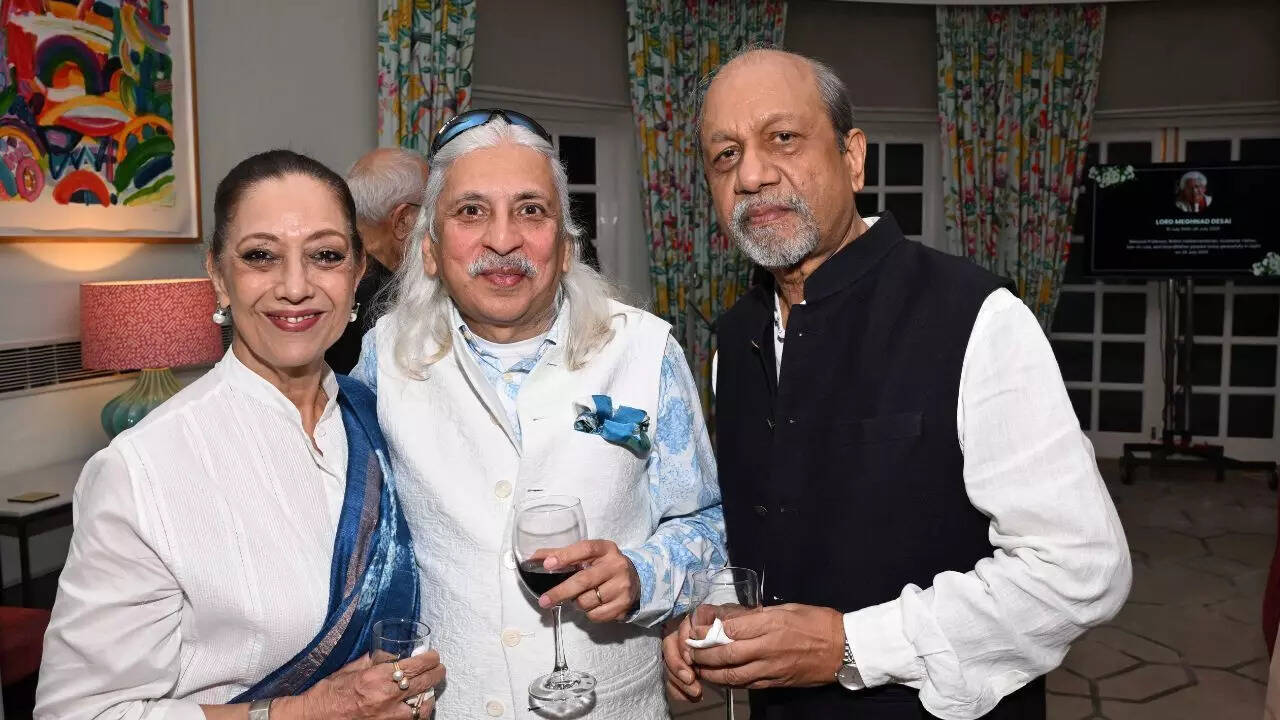 (L-R) Anita Kaul Basu, Sanjoy Roy and Siddhartha Basu