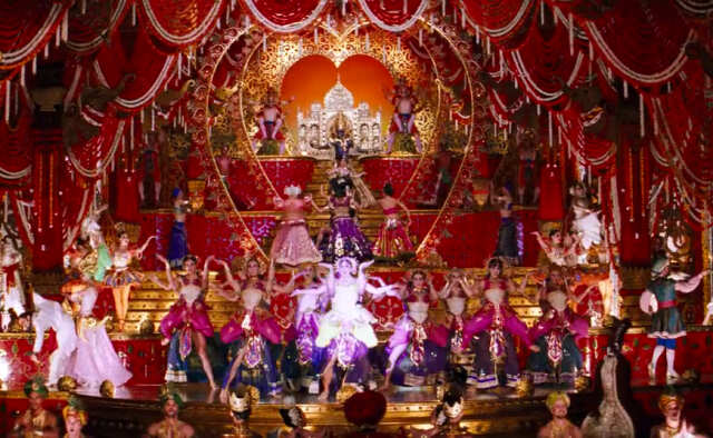 Chamma Chamma - Moulin Rouge!