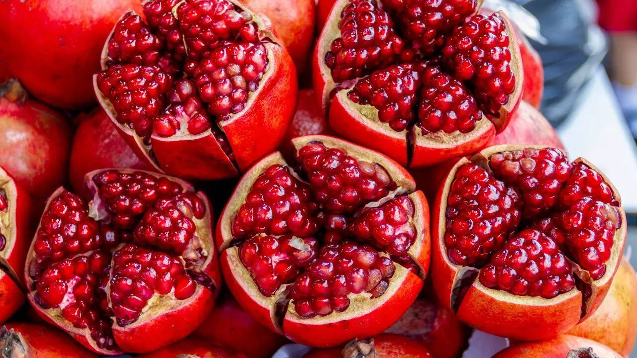 People who should avoid eating pomegranates