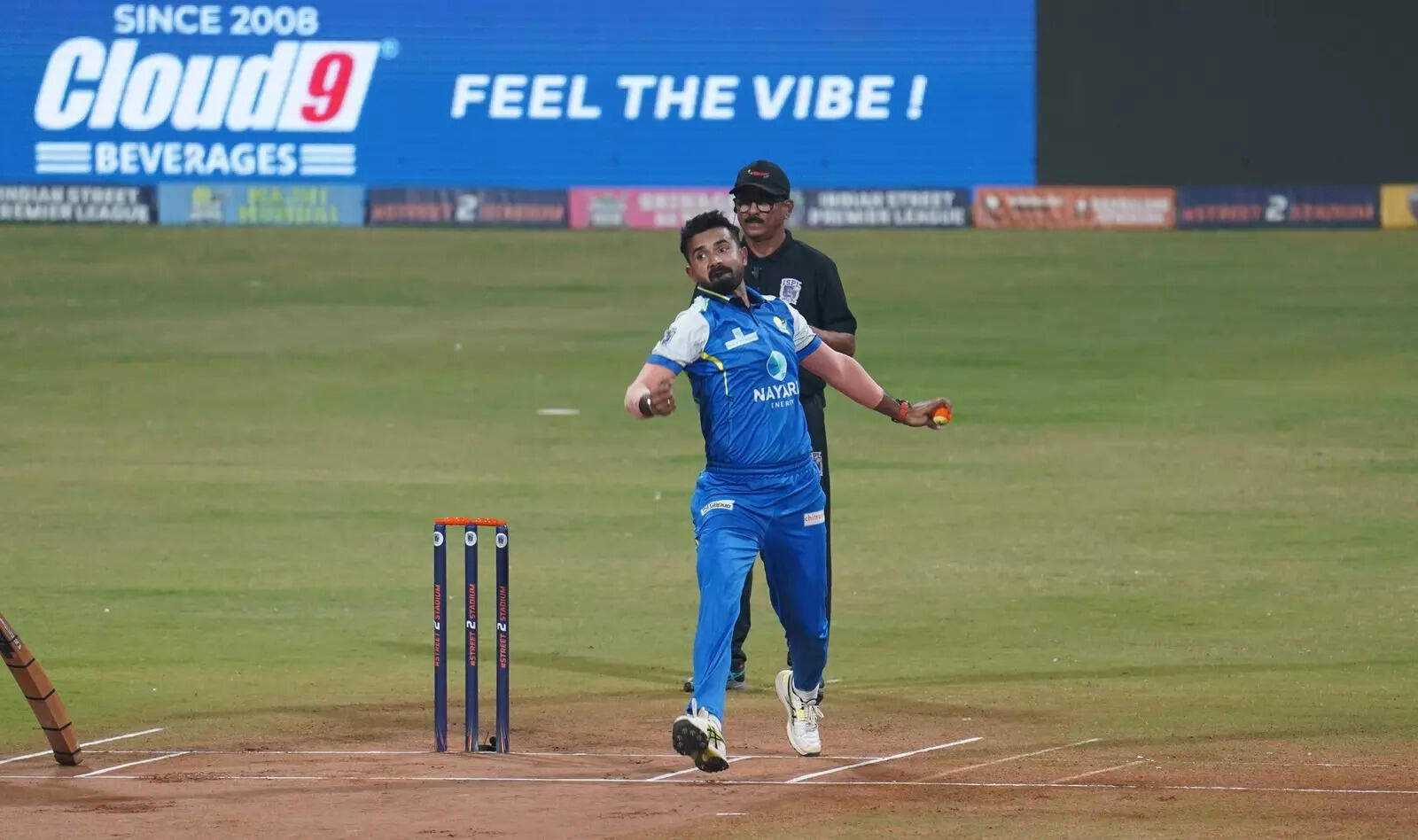 Ankur Singh bowls for Majhi Mumbai Ankur Singh