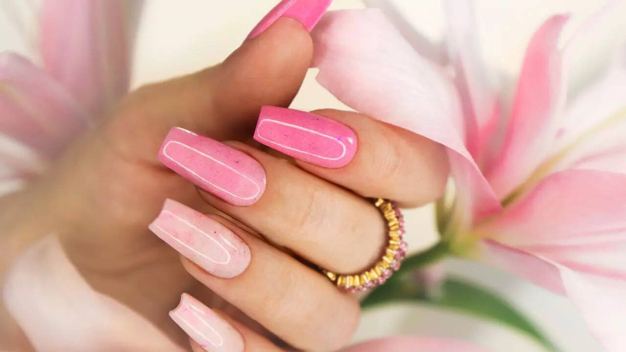 Long nails and skin irritation