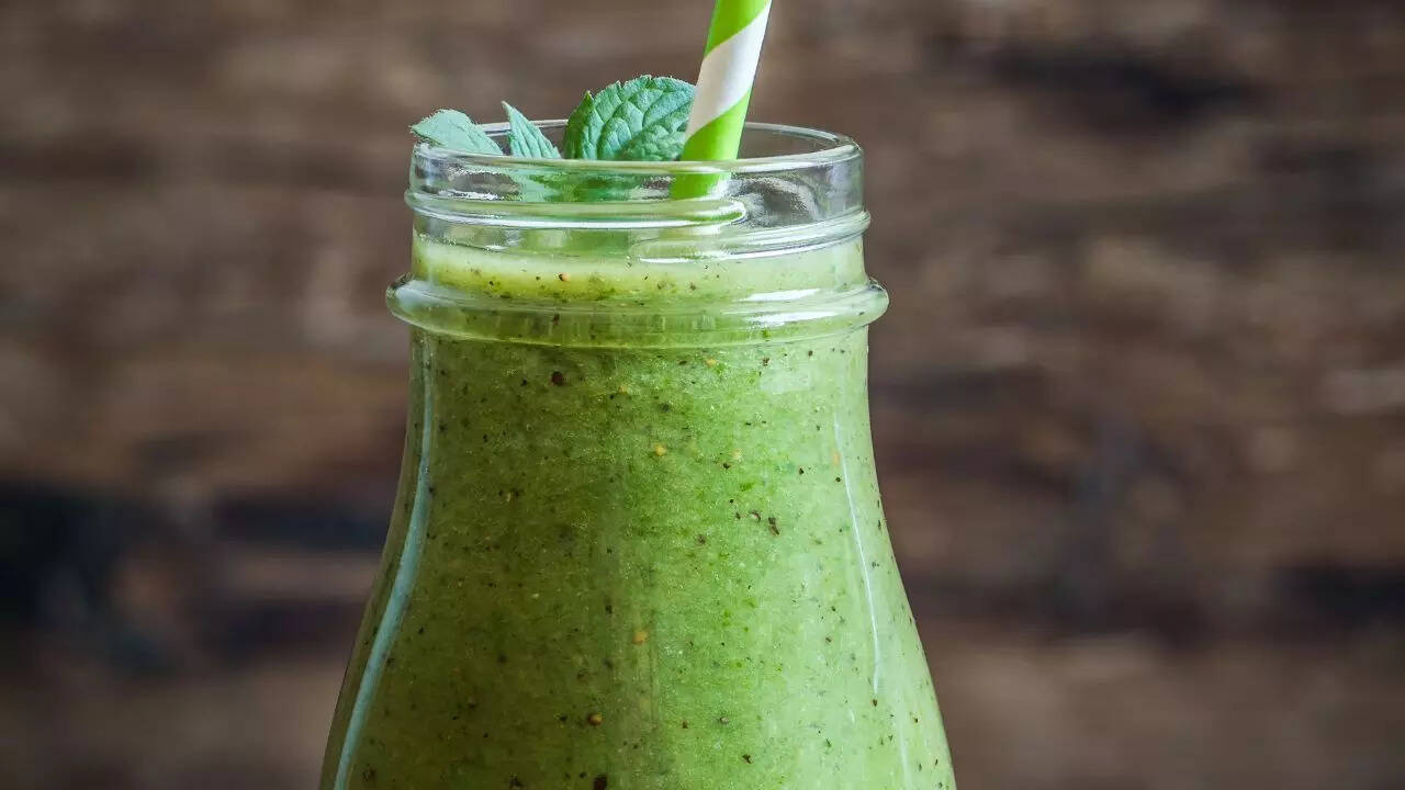 Coconut water green smoothie