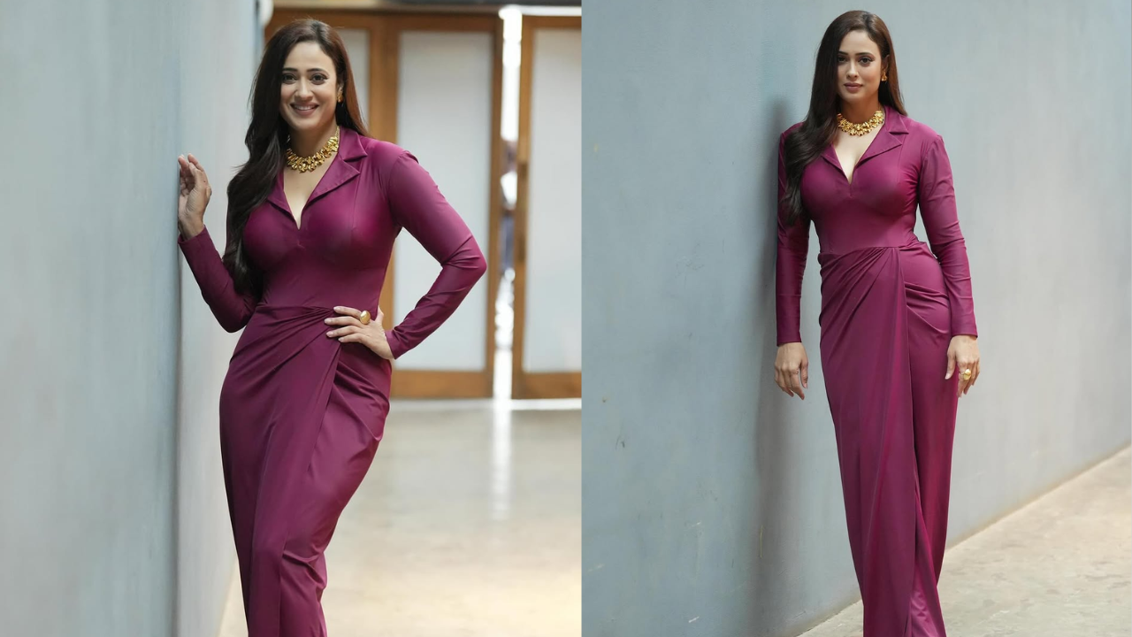 Shweta Tiwari styles a deep purple body-fit