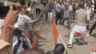 Row over abuse against PM Modi_ BJP-Congress workers clash in Patna — Watch video