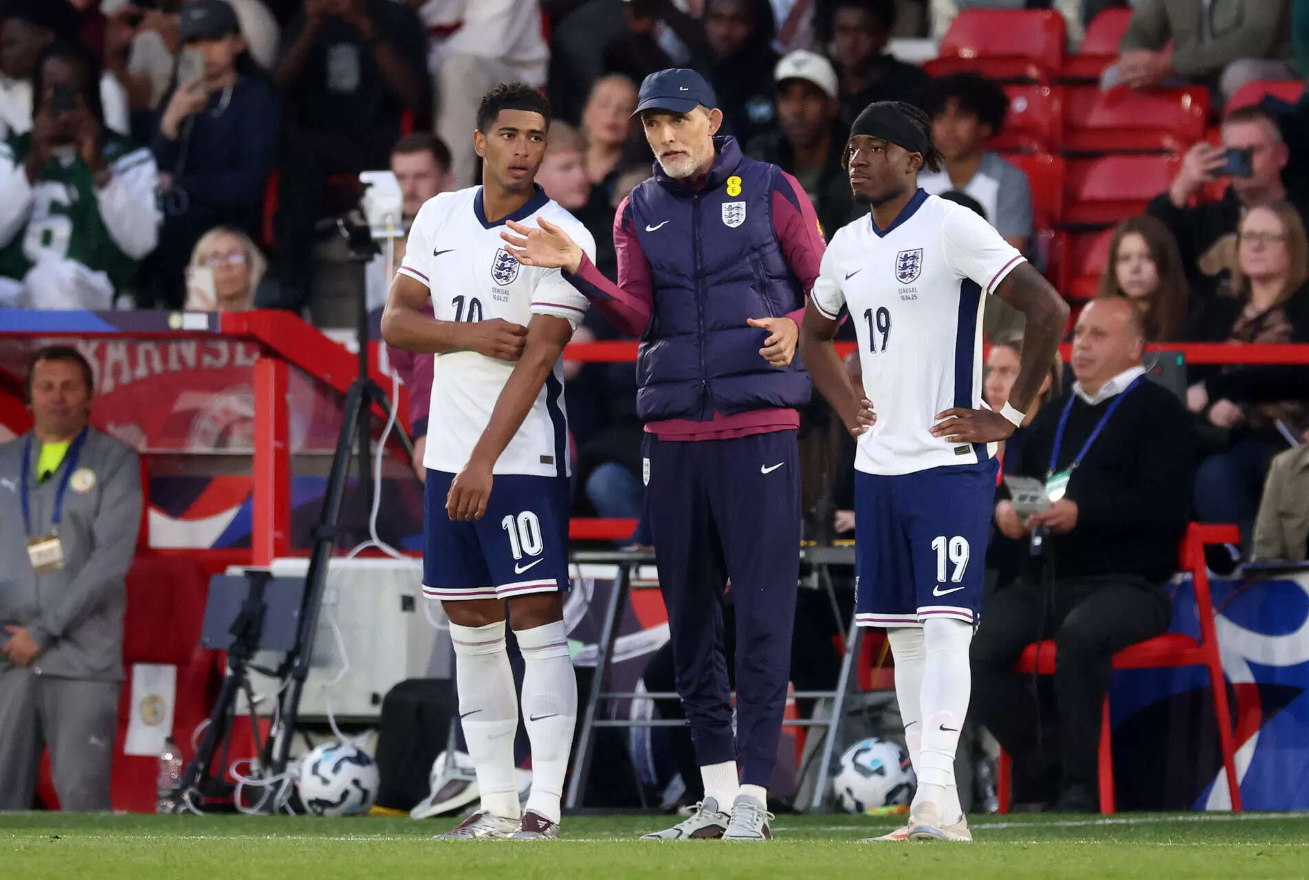 Thomas Tochhel, England head coach, England's Jude Belingham and Noni MaduK (photo by Carl Ricine/Getty Image) Thomas tochle