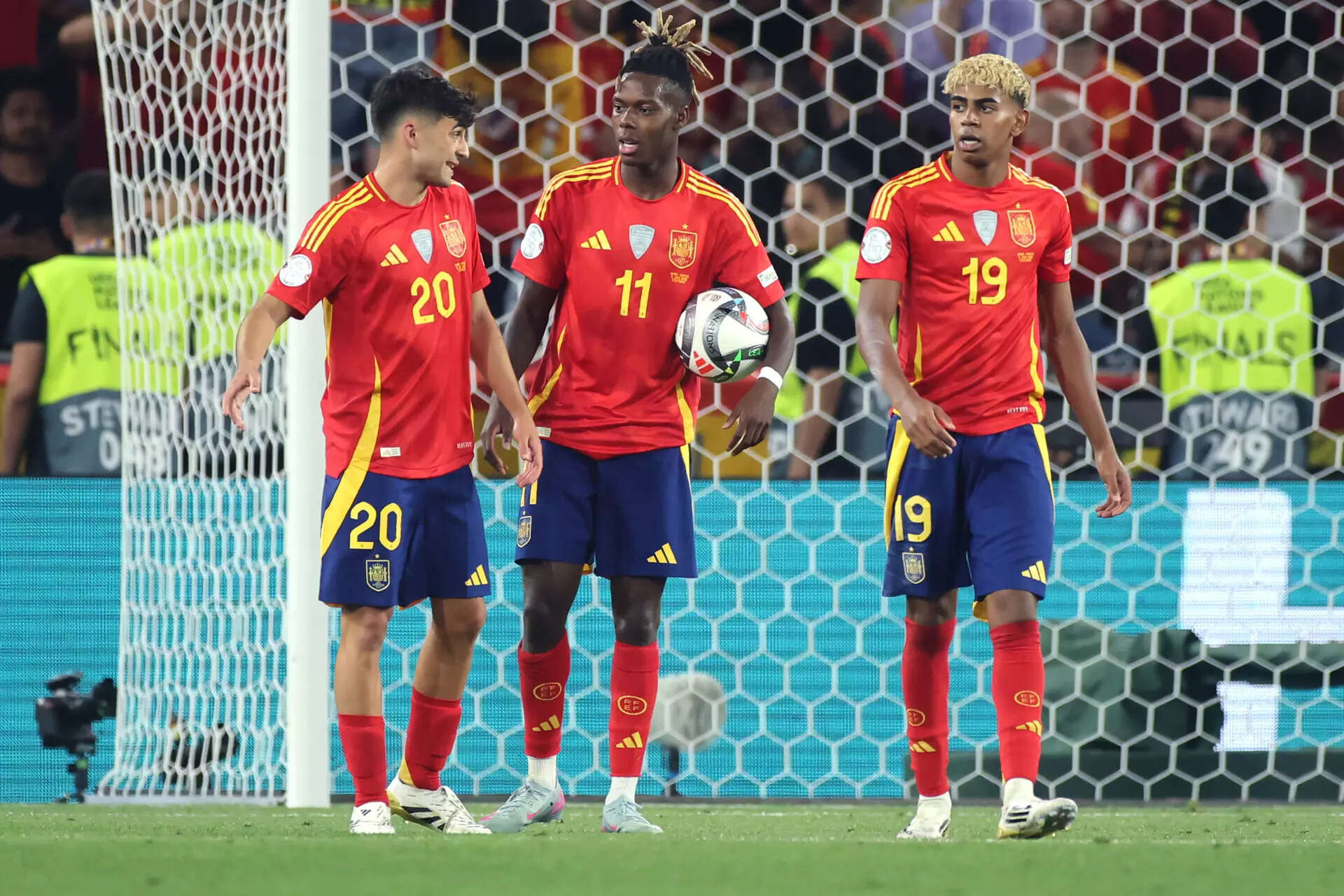 Pedari, Nico Williams and Spain Lamin Yamal (Photo by Alex Grim/Getty Image) Spain's Pedari, Nico Williams and Lamin Yamal