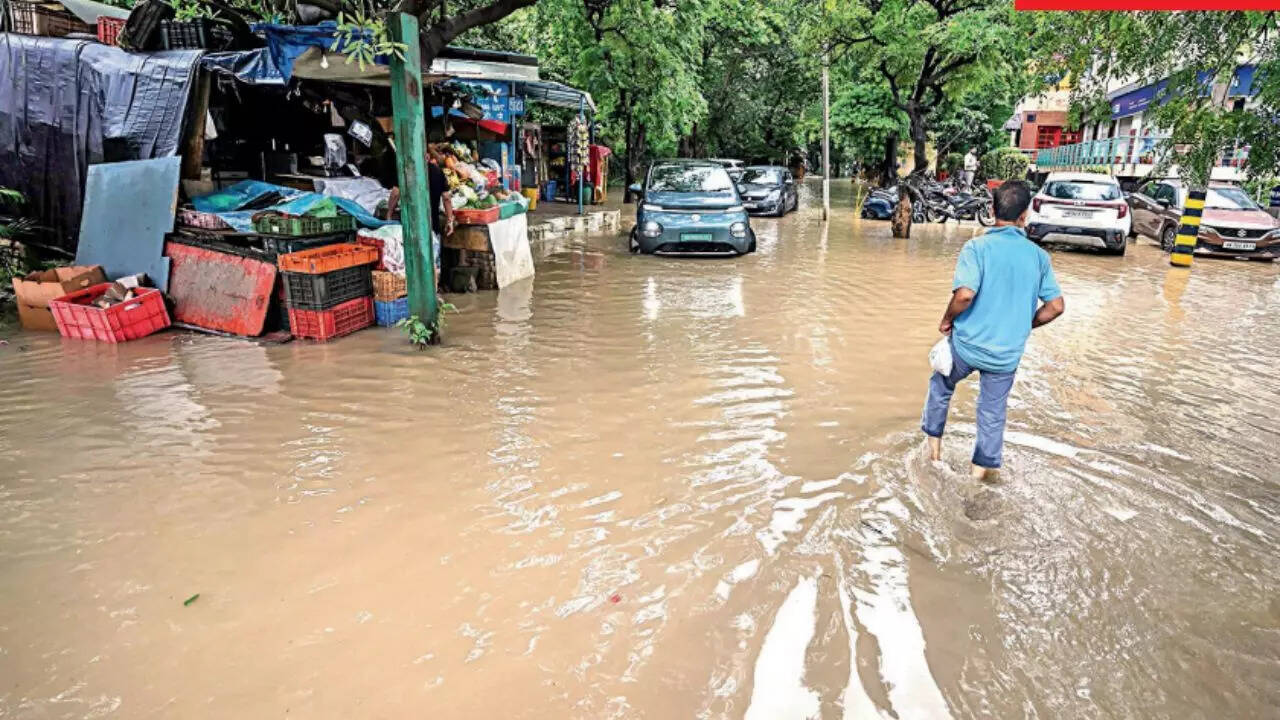 Rs 600 rides as rain halts Gurgaon travel
