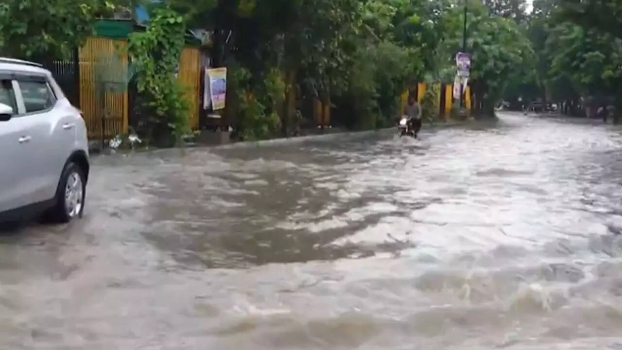 Stranded workers ride home in truck