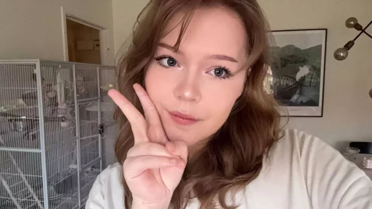 VTuber-Ressnie-surprises-her-fans-with-her-face-reveal-on-X