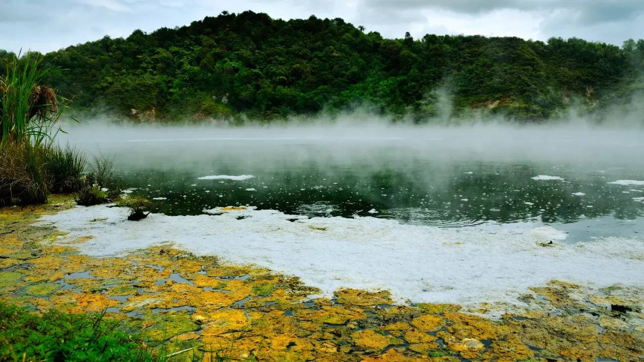 Frying Pan Lake in New Zealand