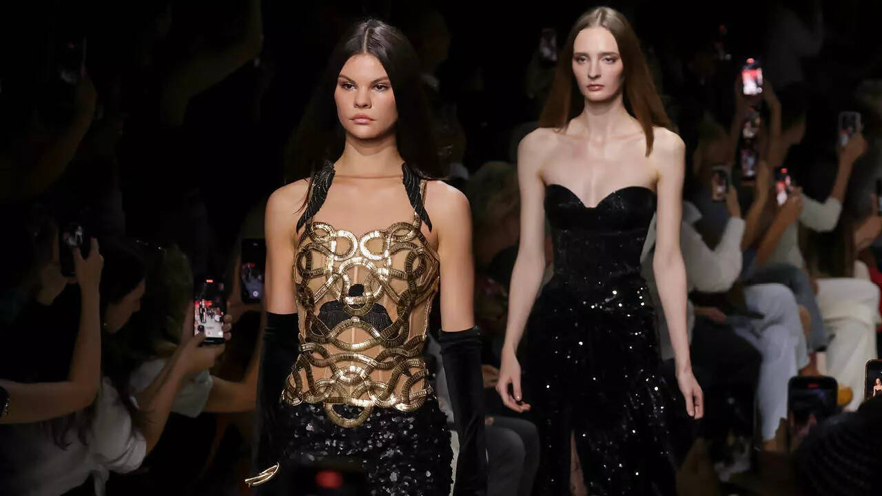 The collection drew inspiration from the sensuality of the 1930s