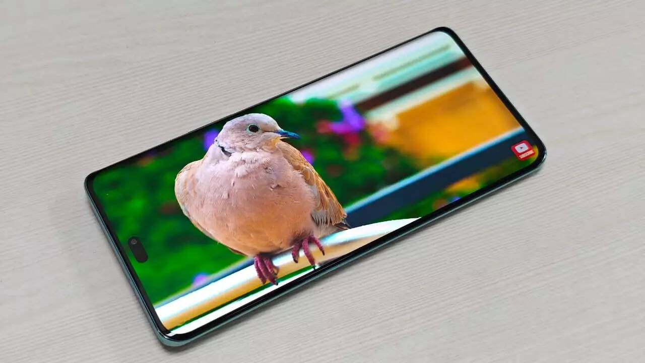 Honor X9c features a vibrant display
