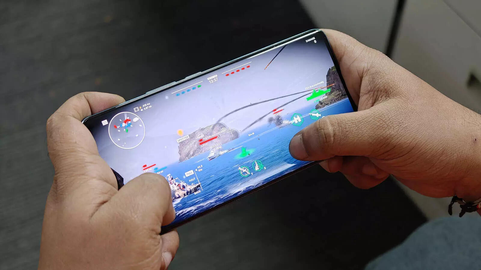 Playing Modern Warships on Honor X9c