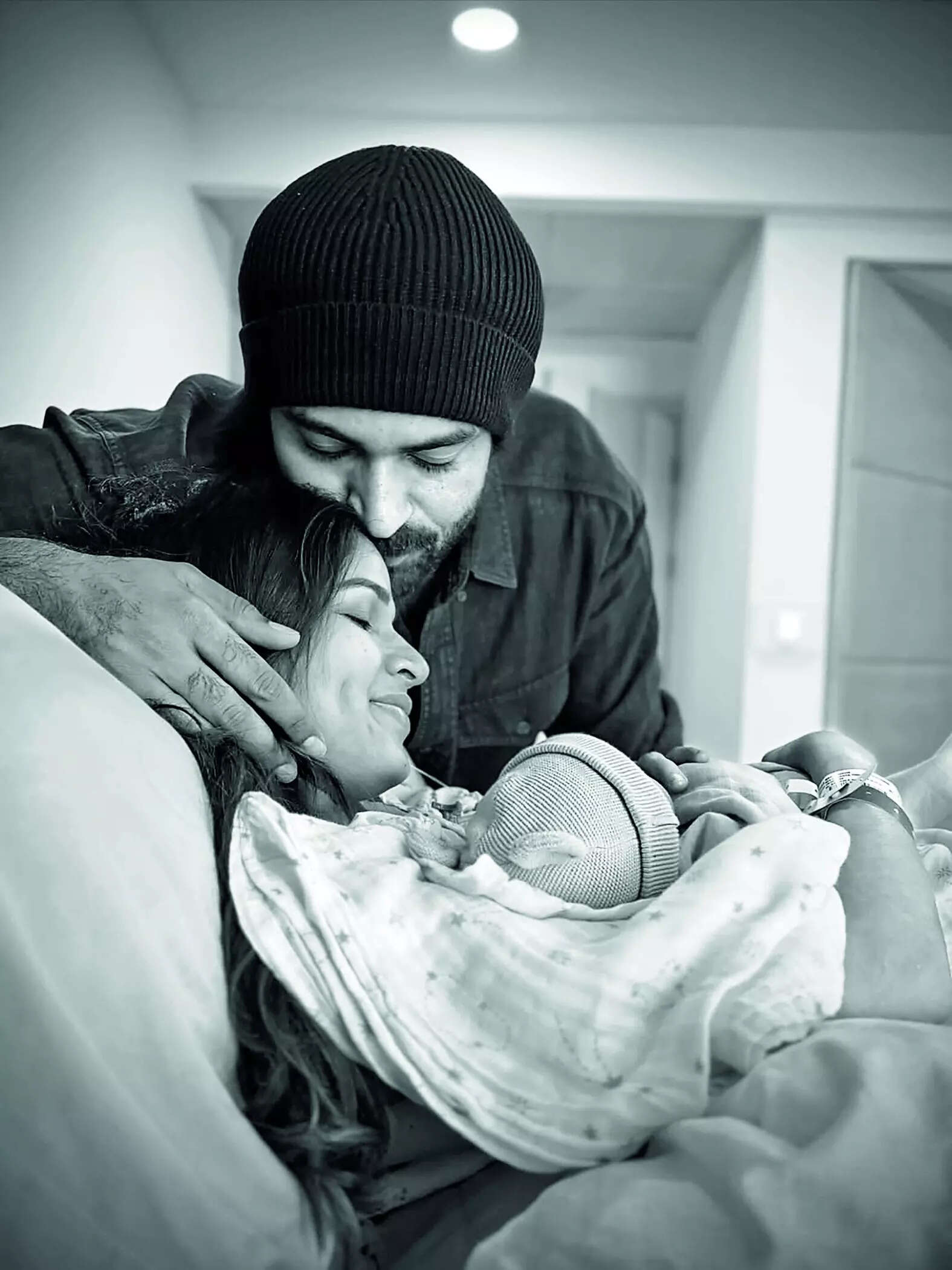 HT11varun_tej_luv_new 1 (1)