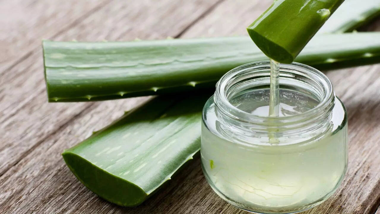 Aloe vera gel for hair repair and scalp health
