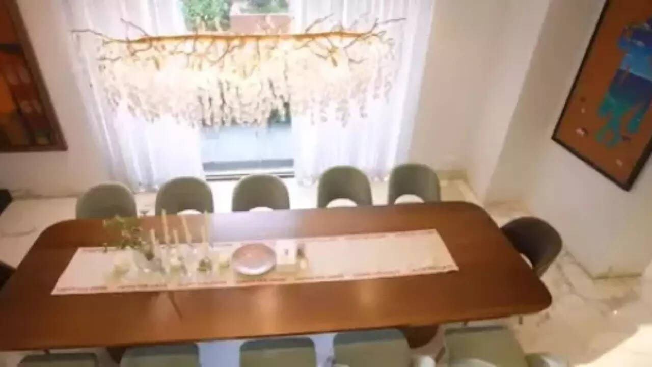 Janhvi Kapoor dining area